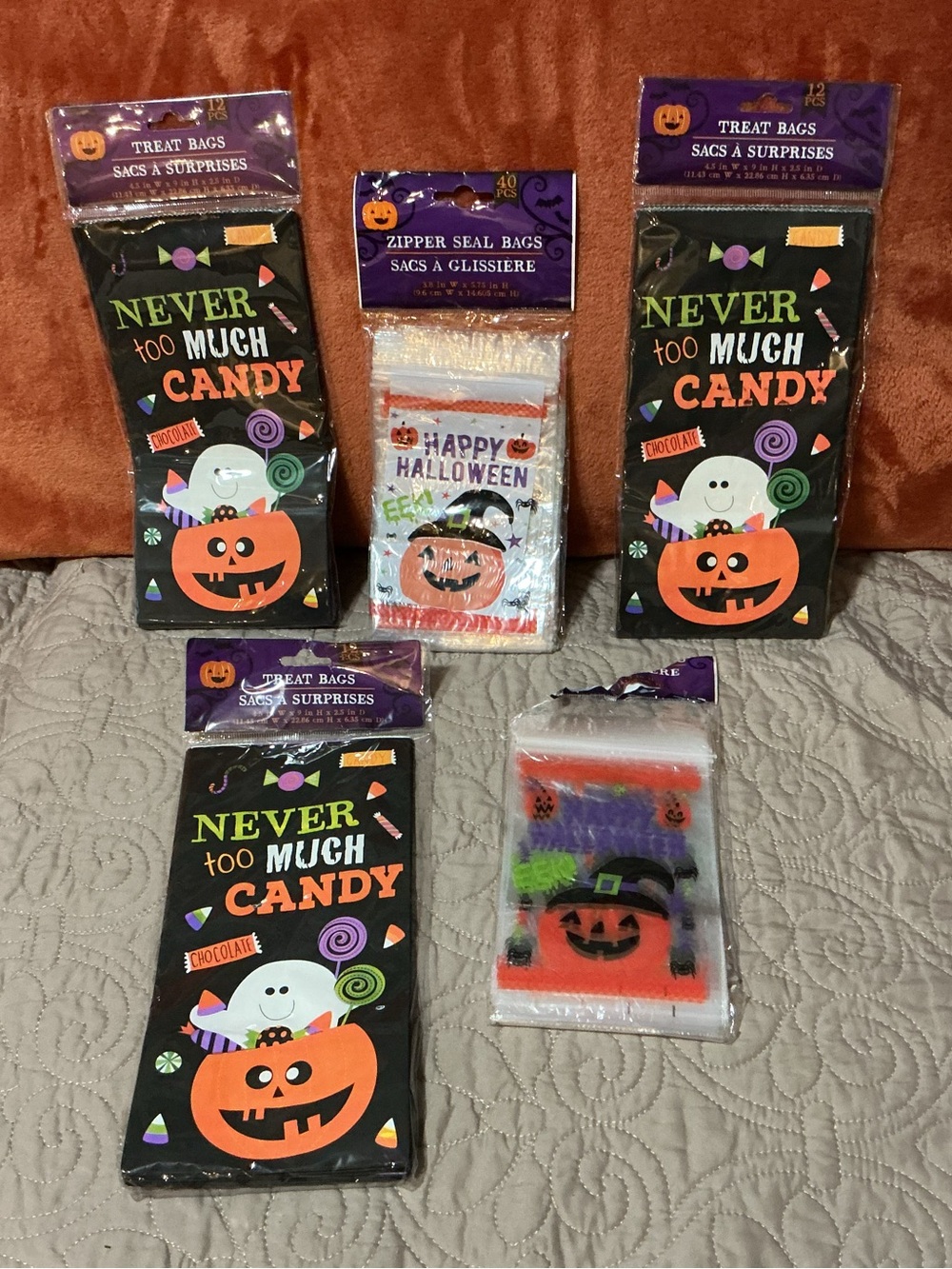 Bundle of 5 sets of Halloween Treat Bags Over 100 Individual for Trick or Treat